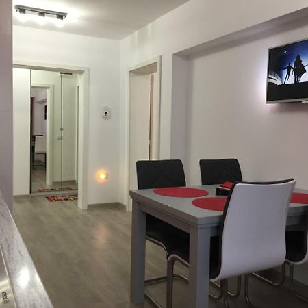 Luxury Apartment Galaţi Екстериор снимка