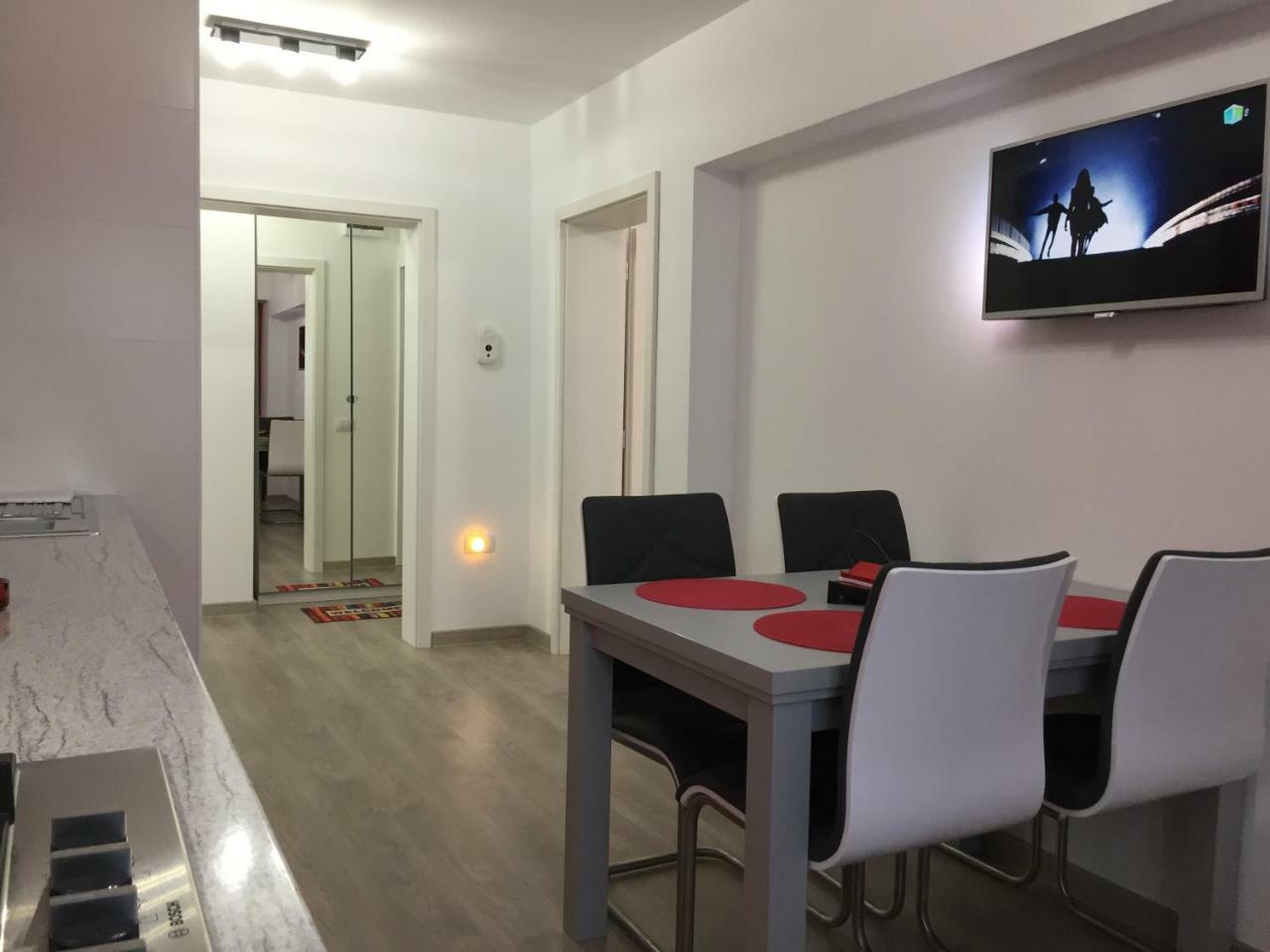 Luxury Apartment Galaţi Екстериор снимка