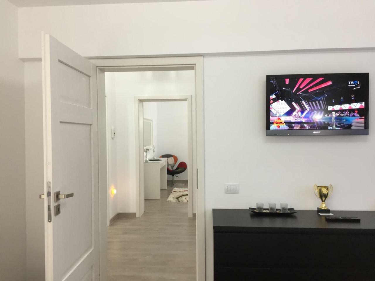 Luxury Apartment Galaţi Екстериор снимка