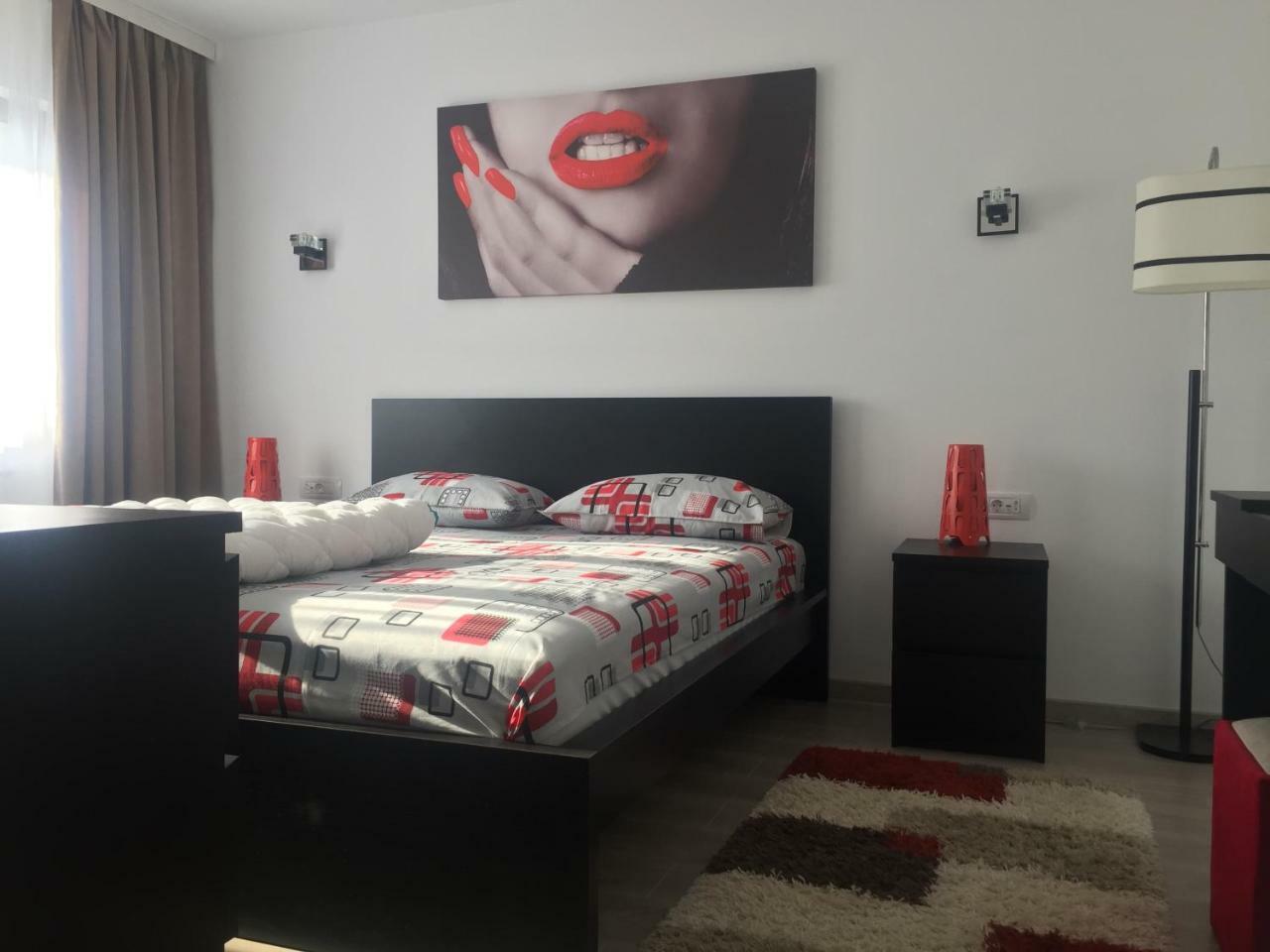 Luxury Apartment Galaţi Екстериор снимка